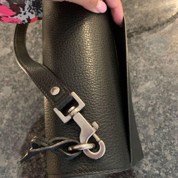 Saint Laurent YSL medium black leather bag - Picture 3 of 8